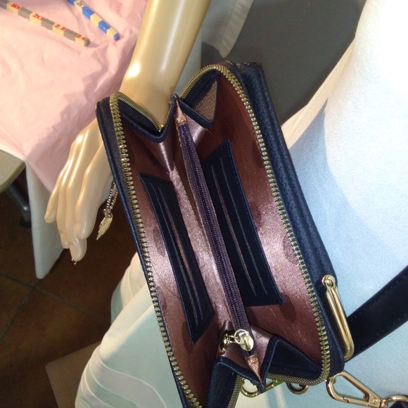 Carr Ken Black CrossBody Mini Purse § - Picture 10 of 10